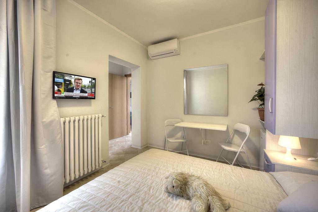 B&B Villa Flora Peschiera del Garda Habitación foto